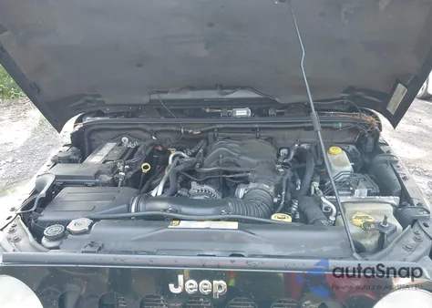 2012 Jeep Wrangler Unlimited Sahara из США, поврежденный, VIN 1C4HJWEG2CL117560